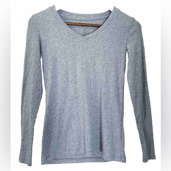 jones & co Tops - Jones & Co Jones New York Long Sleeve Basic Top Womens XS Gray V-Neck